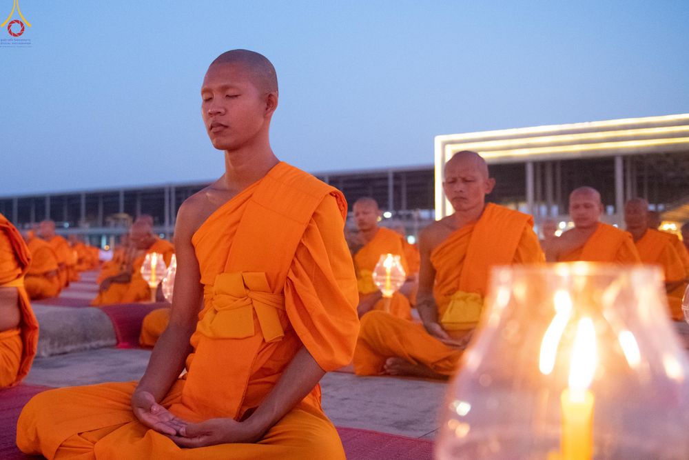 ภาพ No.307953:วันที่ 31 มกราคม พ.ศ. 2569 พิธีจุดประทีปธรรมถวายเป็นพุทธบูชา  และบูชาธรรมมหาปูชนียาจารย์ (ภาพชุดที่ 3) ณ วัดพระธรรมกาย ปทุมธานี ในโครงการธรรมยาตรา กตัญญูบูชา มหาปูชนียาจารย์ พระมงคลเทพมุนี(สด จนฺทสโร) พระผู้ปราบมาร อนุสรณ์สถาน 7 แห่ง ปีที่ 14