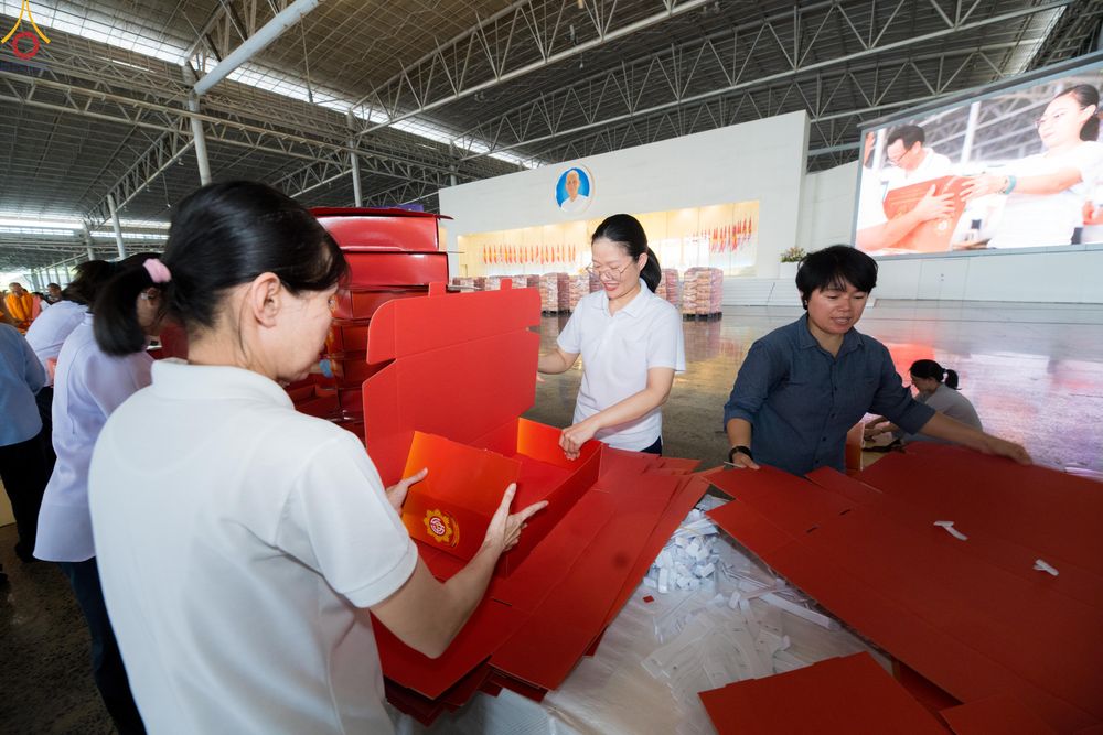 ภาพ No.320492:วันที่ 10 เมษายน พ.ศ.2569 การเตรียมกล่องไทยธรรม เพื่องานถวายมหาสังฆทาน 40,000 กว่าวัดทั่วประเทศ วันคุ้มครองโลก 22 เมษายน พ.ศ.2569 วัดพระธรรมกาย