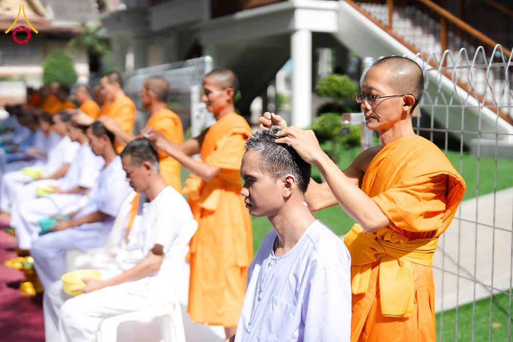 ภาพ No.341243:วันอาทิตย์ที่ 26 กรกฎาคม พ.ศ. 2569 ​โครงการอุปสมบทหมู่บูชาธรรมมหาปูชนียาจารย์ รุ่นที่ ๑ วัดกลางธนรินทร์ ต.บ้านแป้ง อ.พรหมบุรี จ.สิงห์บุรี