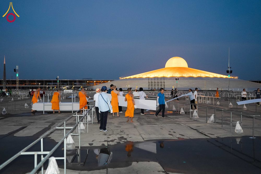 ภาพ No.326466:วันที่ 26 -27 เมษาบน พ.ศ.2569 การเก็บงานแผ่นหน้าโต๊ะที่ลานธรรม งานถวายมหาสังฆทาน 40,000 กว่าวัดทั่วประเทศ ณ ลานธรรม วัดพระธรรมกาย