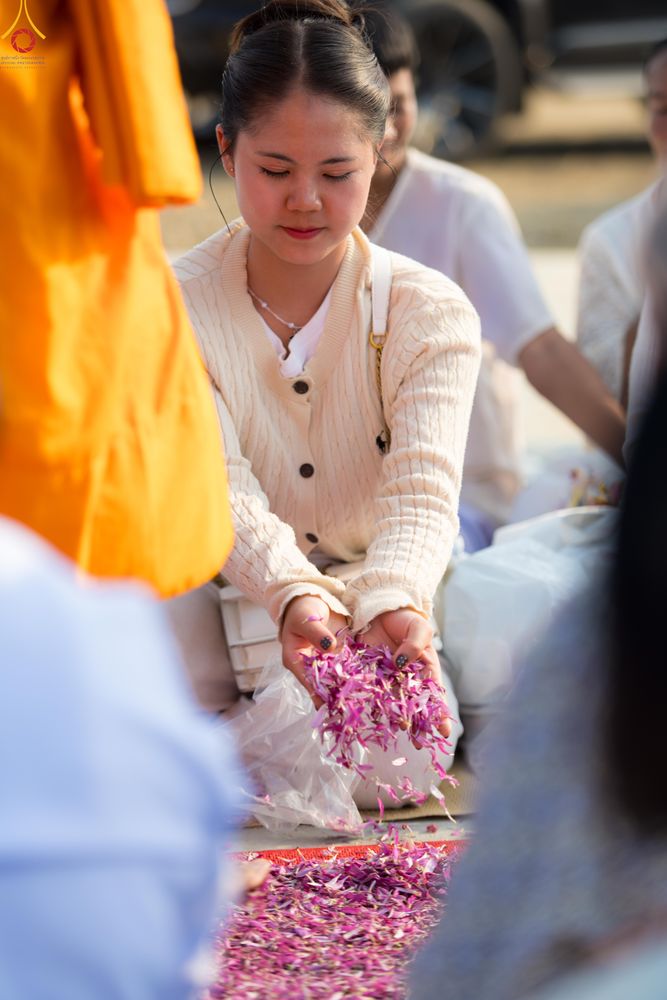 ภาพ No.299583:วันที่ 18 มกราคม พ.ศ. 2569 พิธีต้อนรับพระธรรมยาตรา (ภาพชุดที่ 2) ณ อนุสรณ์สถานลำดับที่ 5  สถานที่เผยแผ่วิชชาธรรมกายครั้งแรก อนุสรณ์สถานบางปลา วัดบางปลา อำเภอบางเลน จังหวัดนครปฐม ในโครงการธรรมยาตรา กตัญญูบูชา มหาปูชนียาจารย์ พระมงคลเทพมุนี(สด จนฺทสโร) พระ