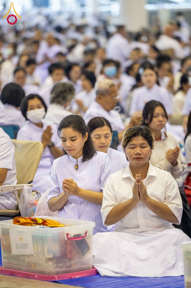 ภาพ No.308211:วันที่ 1  กุมภาพันธ์ พ.ศ. 2569 พิธีตักบาตรข้าวสารอาหารแห้ง ณ บ้านแก้วเรือนทองคุณยาย สภาธรรมกายสากล วัดพระธรรมกาย