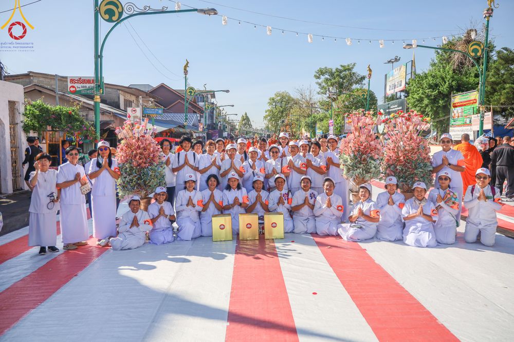 ภาพ No.311255:วันเสาร์ที่ 28 กุมภาพันธ์ พ.ศ. 2569 พิธีตักบาตรพระมหากุศล 11,250 รูป เฉลิมฉลอง 1,250 ปีศรีธรรมราชเจดีย์ สู่มรดกโลก ณ ถนนราชดำเนิน บริเวณหน้าวัดพระมหาธาตุวรมหาวิหาร อ.เมือง จ.นครศรีธรรมราช