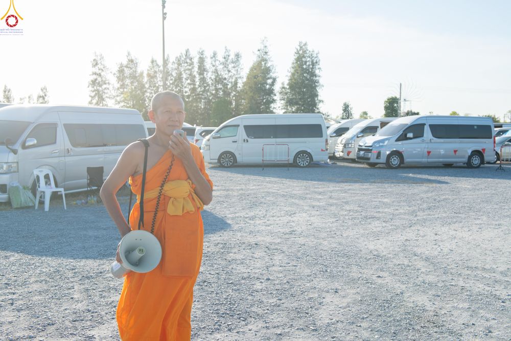 ภาพ No.301482:ภาพเบื้องหลังอาสาสมัครรวมใจ ชุดที่ 4 ในโครงการธรรมยาตรา กตัญญูบูชา มหาปูชนียาจารย์ พระมงคลเทพมุนี(สด จนฺทสโร) พระผู้ปราบมาร อนุสรณ์สถาน 7 แห่ง ปีที่ 14