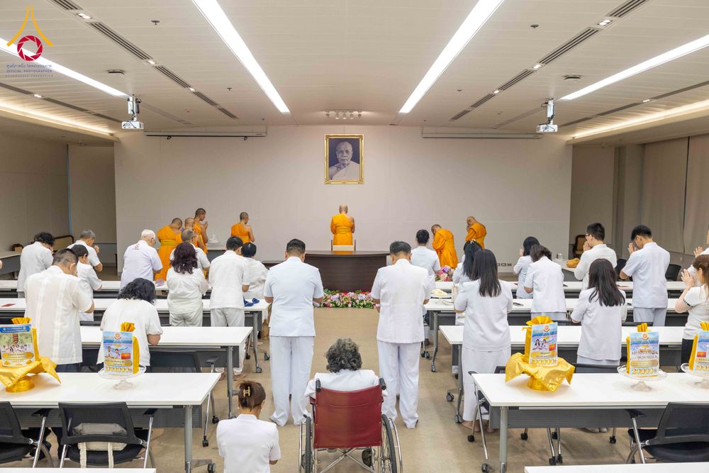 ภาพ No.324875:วันพฤหัสบดีที่ 23 เมษายน พ.ศ.2569  หลวงพ่อทัตตชีโว รองเจ้าอาวาสวัดพระธรรมกาย ถวายการต้อนรับและปฏิสันถารคณะชาวอินโดนีเซีย