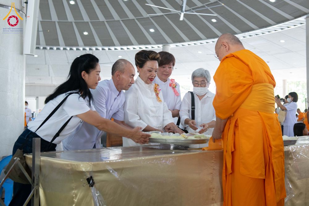 ภาพ No.310133:วันที่ 7 กุมภาพันธ์ พ.ศ. 2569 พิธีถวายภัตตาหารเมนูสวรรค์ เพื่อการบรรลุธรรม ณ หอฉันคุณยายอาจารย์ฯ วัดพระธรรมกาย