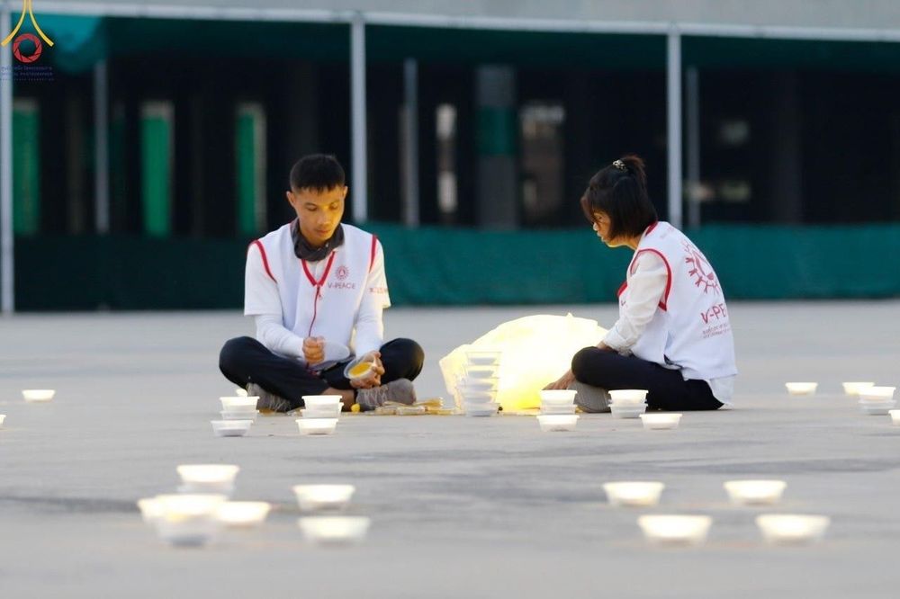 ภาพ No.208278:V.55 สารพัดV สารพัดดี ที่วัดพระธรรมกาย ในโครงการธรรมยาตรา กตัญญูบูชา มหาปูชนียาจารย์ พระมงคลเทพมุนี (สด จนฺทสโร) พระผู้ปราบมาร อนุสรณ์สถาน 7 แห่ง ปีที่ 13 ระหว่างวันที่ 2-31 มกราคม พ.ศ. 2568