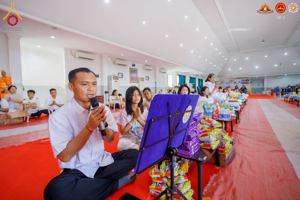 ภาพ No.283529:วันอาทิตย์ที่ 21 ธันวาคม  2568 พิธีบิณฑบาตฉลองสามเณรใหม่ ประเทศอินโดนีเซีย