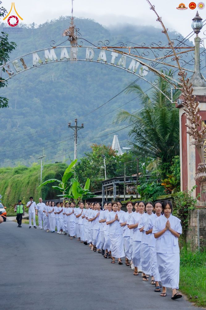 ภาพ No.280051:วันที่ 31 ธันวาคม พ.ศ. 2568 เดินธรรมยาตราที่บรมพุทธโธ อินโดนีเซีย