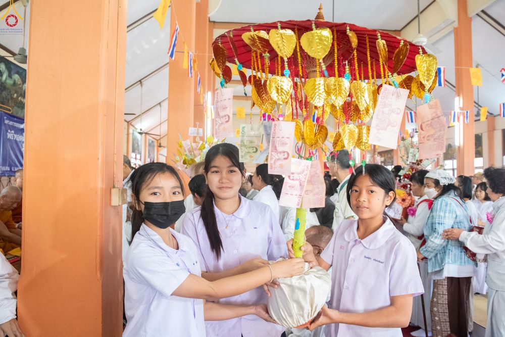 ภาพ No.293398:วันที่ 12 มกราคม พ.ศ. 2569 พิธีทอดผ้าป่าทำนุบำรุงศาสนสถาน ณ วัดผาสุการาม อ.บางเลน จ.นครปฐม ในโครงการธรรมยาตรา กตัญญูบูชา มหาปูชนียาจารย์ พระมงคลเทพมุนี(สด จนฺทสโร) พระผู้ปราบมาร อนุสรณ์สถาน 7 แห่ง ปีที่ 14