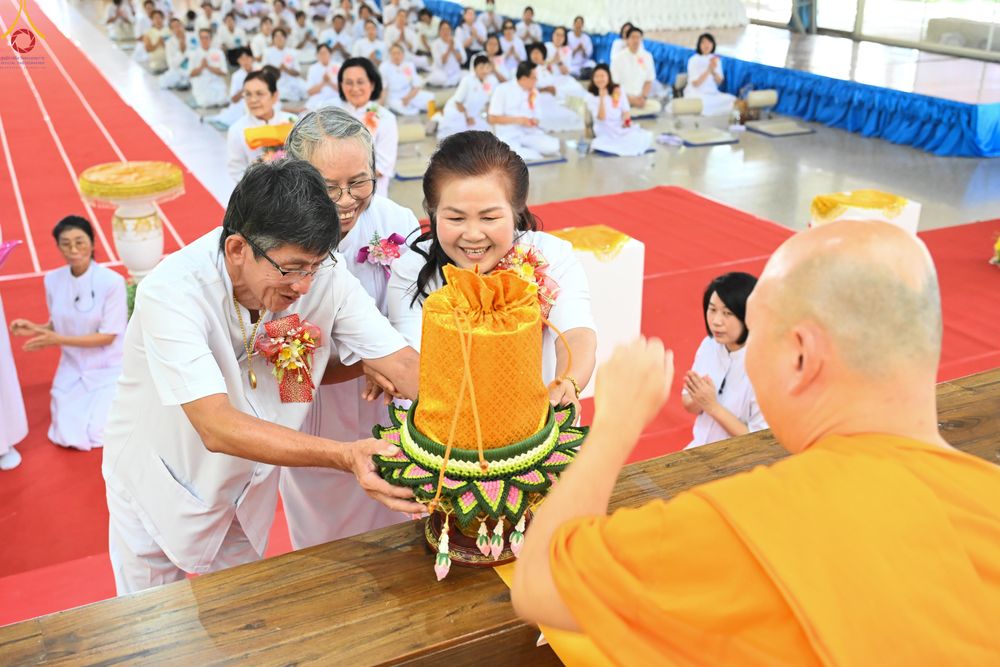 ภาพ No.283209:วันอาทิตย์ที่ 26 ตุลาคม พุทธศักราช 2568 พิธีทอดกฐินสามัคคี กตัญญูบูชาธรรมมหาปูชนียาจารย์ และโครงการกฐินทั่วไทย 30,000 วัด บูชาธรรม 81 ปีหลวงพ่อธัมมชโย  ณ ศูนย์อบรมเยาวชนอุตรดิตถ์