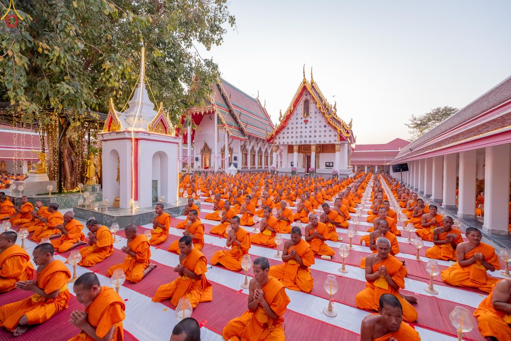 ภาพ No.293998:วันที่ 14 มกราคม พ.ศ. 2569 พิธีจุดประทีปถวายเป็นพุทธบูชา และบูชาธรรมมหาปูชนียาจารย์  ณ วัดสองพี่น้อง ต.ต้นตาล อ.สองพี่น้อง จ.สุพรรณบุรี ในโครงการธรรมยาตรา กตัญญูบูชา มหาปูชนียาจารย์ พระมงคลเทพมุนี(สด จนฺทสโร) พระผู้ปราบมาร อนุสรณ์สถาน 7 แห่ง ปีที่ 14