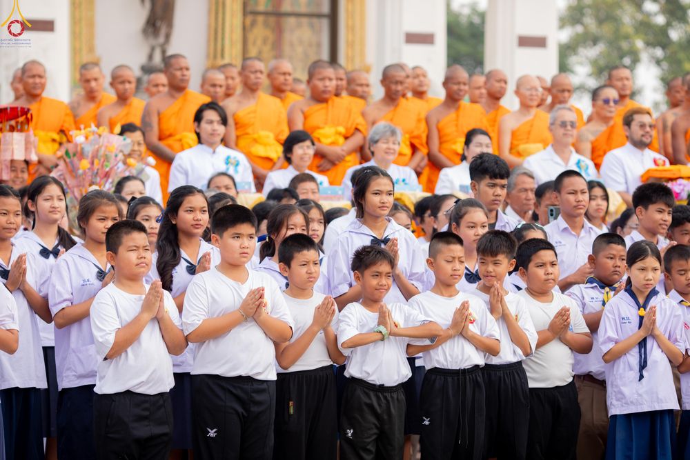 ภาพ No.301213:วันที่ 22 มกราคม พ.ศ. 2569 พิธีทอดผ้าป่าทำนุบำรุงศาสนสถาน ณ วัดใหม่พิบูลย์ผล อ.สองพี่น้อง จ.สุพรรณบุรี ในโครงการธรรมยาตรา กตัญญูบูชา มหาปูชนียาจารย์ พระมงคลเทพมุนี(สด จนฺทสโร) พระผู้ปราบมาร อนุสรณ์สถาน 7 แห่ง ปีที่ 14