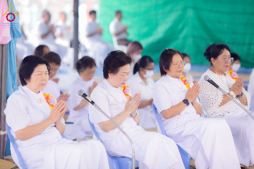 ภาพ No.298503:วันที่ 20 มกราคม พ.ศ. 2569 พิธีถวายภัตตาหารเป็นสังฆทาน แด่พระธรรมยาตรา ณ อนุสรณ์สถานบางปลา วัดบางปลา อำเภอบางเลน จังหวัดนครปฐม ในโครงการธรรมยาตรา กตัญญูบูชา มหาปูชนียาจารย์ พระมงคลเทพมุนี(สด จนฺทสโร) พระผู้ปราบมาร อนุสรณ์สถาน 7 แห่ง ปีที่ 14