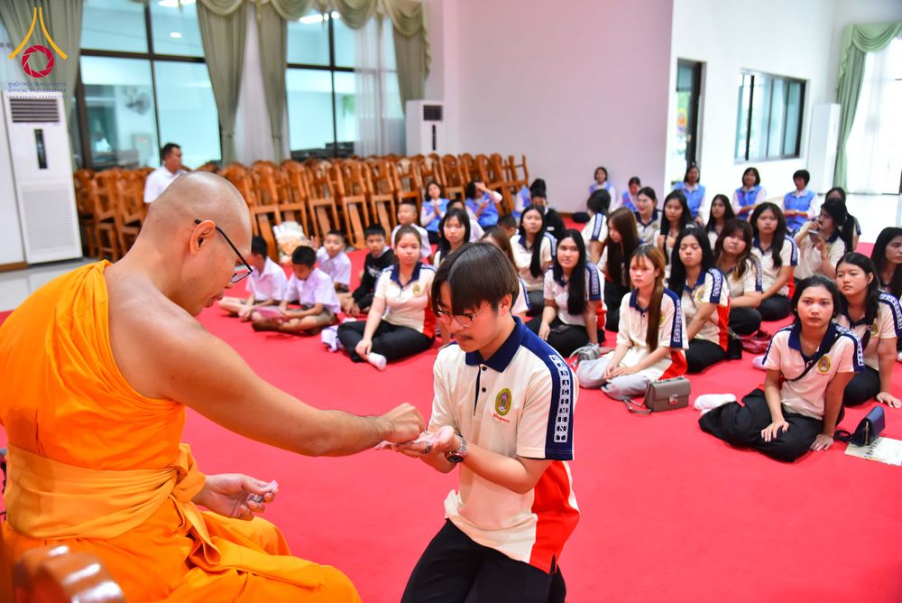 ภาพ No.298750:วันที่ 20 มกราคม พ.ศ. 2569 พิธีทอดผ้าป่าทำนุบำรุงศาสนสถาน ณ วัดไร่ขิง อ.สามพราน จ.นครปฐม ในโครงการธรรมยาตรา กตัญญูบูชา มหาปูชนียาจารย์ พระมงคลเทพมุนี(สด จนฺทสโร) พระผู้ปราบมาร อนุสรณ์สถาน 7 แห่ง ปีที่ 14