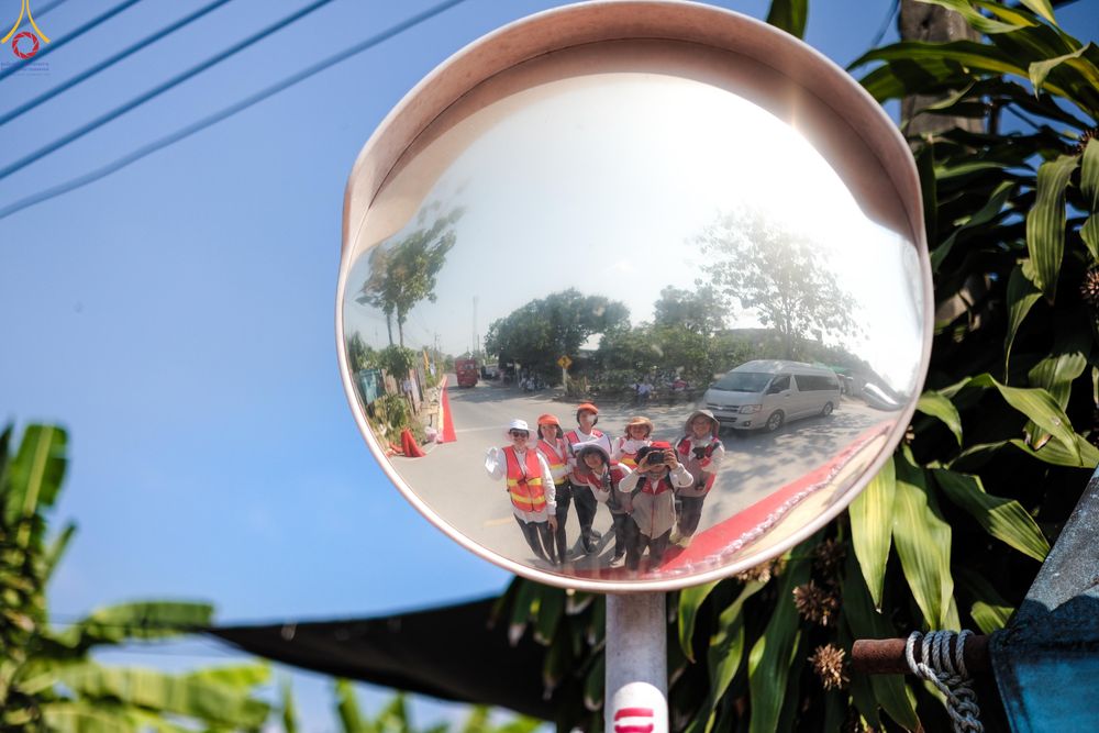 ภาพ No.301383:ภาพเบื้องหลังอาสาสมัครรวมใจ ชุดที่ 4 ในโครงการธรรมยาตรา กตัญญูบูชา มหาปูชนียาจารย์ พระมงคลเทพมุนี(สด จนฺทสโร) พระผู้ปราบมาร อนุสรณ์สถาน 7 แห่ง ปีที่ 14