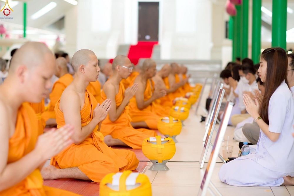 ภาพ No.229234:วันเสาร์ที่ 14 มิถุนายน พ.ศ. 2568 พิธีบรรพชา , พิธีถวายบาตร , พิธีอุปสมบท ในโครงการบรรพชาอุปสมบทหมู่ ผู้บริหารรุ่นที่ 15 และ อุดมศึกษา รุ่นที่ 52 ณ โบสถ์พระไตรปิฎก วัดพระธรรมกาย