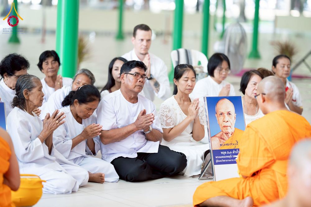ภาพ No.244868:วันเสาร์ที่ 6 กันยายน พ.ศ. 2568 พิธีถวายบาตร บรรพชา อุปสมบทของนาคธรรมทายาท โครงการอุปสมบทหมู่บูชาธรรมครบรอบ 108 ปี  วันครูผู้ค้นพบวิชชาธรรมกาย ณ โบสถ์พระไตรปิฎก วัดพระธรรมกาย