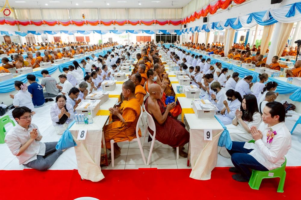 ภาพ No.233612:วันจันทร์ที่ 7 กรกฎาคม พ.ศ. 2568 จังหวัดบุรีรัมย์รวมใจ สัมมนาคณะสงฆ์ เพื่อฟื้นฟูพระพุทธศาสนา  โครงการทอดกฐินสามัคคีทั่วไทย 30,000 วัด ประจำปีพุทธศักราช 2568 และพิธีถวายมหาสังฆทาน 300 กว่าวัด โดยคณะศิษยานุศิษย์ บูชาธรรม 81 ปี หลวงพ่อธัมมชโย  ณ วัดกลาง พระ
