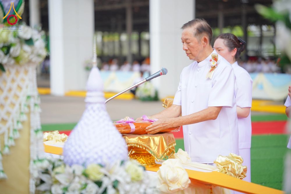 ภาพ No.316619:วันอาทิตย์ที่ 29 มีนาคม พ.ศ. 2569 พิธีทอดผ้าบังสุกุลและพิธีชำระร่าง โยมพ่อณรงค์ จินตมากุล  สิริอายุ 99 ปี 11 เดือน โยมบิดา พระครูปลัดรัตนวีรวัฒน์ (รังสฤษดิ์ อิทฺธิจินตโก) ที่ปรึกษาเจ้าคณะจังหวัดปทุมธานี เจ้าอาวาสวัดพระธรรมกาย  ณ ฌาปนสถานชั่วคราว ทางเข้า 