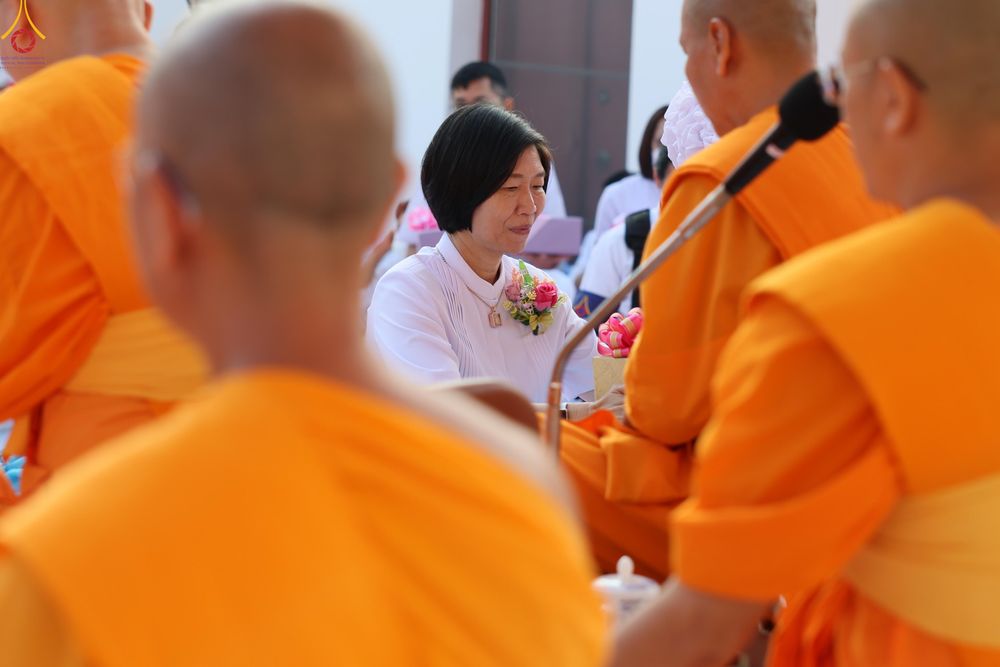 ภาพ No.297576:วันที่ 18 มกราคม พ.ศ. 2569 พิธีตักบาตรพระธรรมยาตรา ณ วัดโบสถ์บน ต.บางคูเวียง จ.นนทบุรี อนุสรณ์สถานลำดับที่ 4 สถานที่เกิดด้วยกายธรรม ในโครงการธรรมยาตรา กตัญญูบูชา มหาปูชนียาจารย์ พระมงคลเทพมุนี(สด จนฺทสโร) พระผู้ปราบมาร อนุสรณ์สถาน 7 แห่ง ปีที่ 14