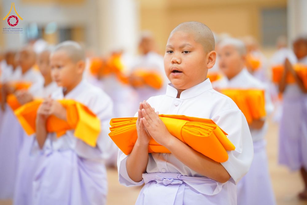 ภาพ No.319503:วันเสาร์ที่ 4 เมษายน พ.ศ.2569 พิธีขอขมา มอบผ้าไตร และถวายบาตรแด่นาคธรรมทายาท ในโครงการบรรพชาสามเณรฟื้นฟูพระพุทธศาสนาทั่วไทย โครงการหน่อแก้วเปรียญธรรม รุ่นที่ 14 โครงการสามเณรยุวธรรมทายาท รุ่นที่ 34 โครงการสามเณรมัชฌิมธรรมทายาท รุ่นที่ 30 ณ สภาธรรมกายสากล