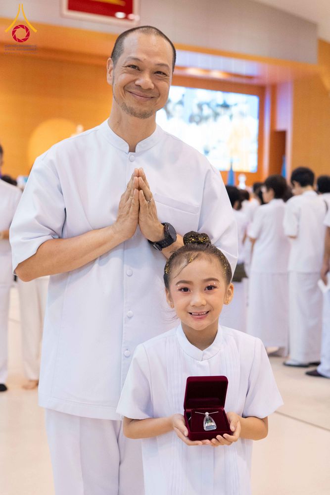 ภาพ No.338119:วันอาทิตย์ต้นเดือน 5 กรกฎาคม พ.ศ.2569 สัมมนาพิเศษ พิธีมอบพระของขวัญ ณ ห้องแก้วสารพัด1 วัดพระธรรมกาย