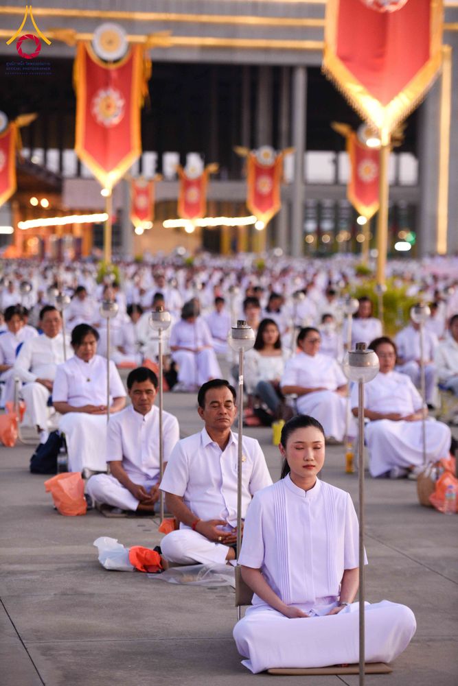 ภาพ No.312166:วันอังคารที่ 3 มีนาคม พ.ศ.2569 พิธีเวียนประทักษิณและจุดมาฆประทีป ณ ลานธรรมพระมหาธรรมกายเจดีย์ วัดพระธรรมกาย