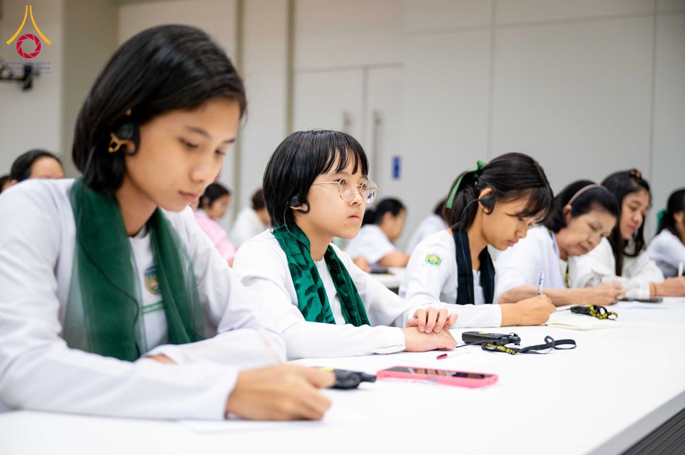 ภาพ No.313149:วันที่ 4 มีนาคม พ.ศ. 2559 หลวงพ่อทัตตชีโว รองเจ้าอาวาสวัดพระธรรมกาย ได้เมตตาถวายการต้อนรับปฏิสันถารพระอาคันตุกะจาก 19 ประเทศ ที่เดินทางมาร่วมงานวันมาฆบูชา ณ วัดพระธรรมกาย