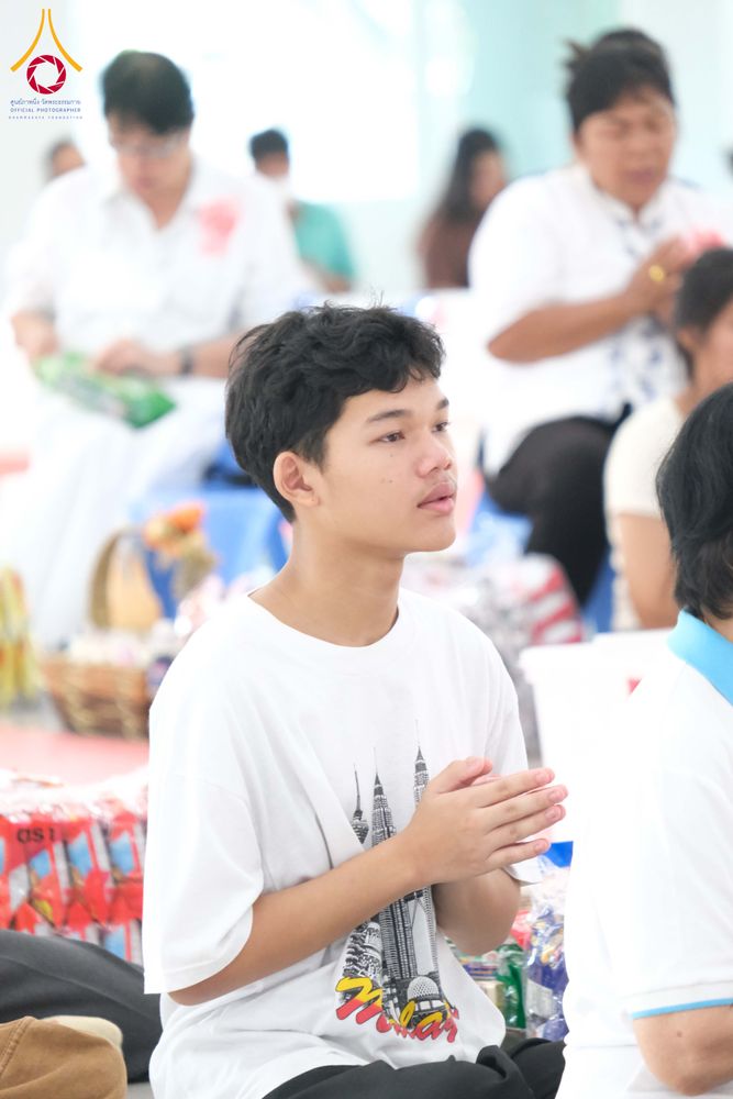 ภาพ No.320902:วันเสาร์ที่ 11 เมษายน พ.ศ.2569 พิธีตักบาตรฉลองสามเณรใหม่ ณ ศูนย์อบรมเยาวชนนครปฐม