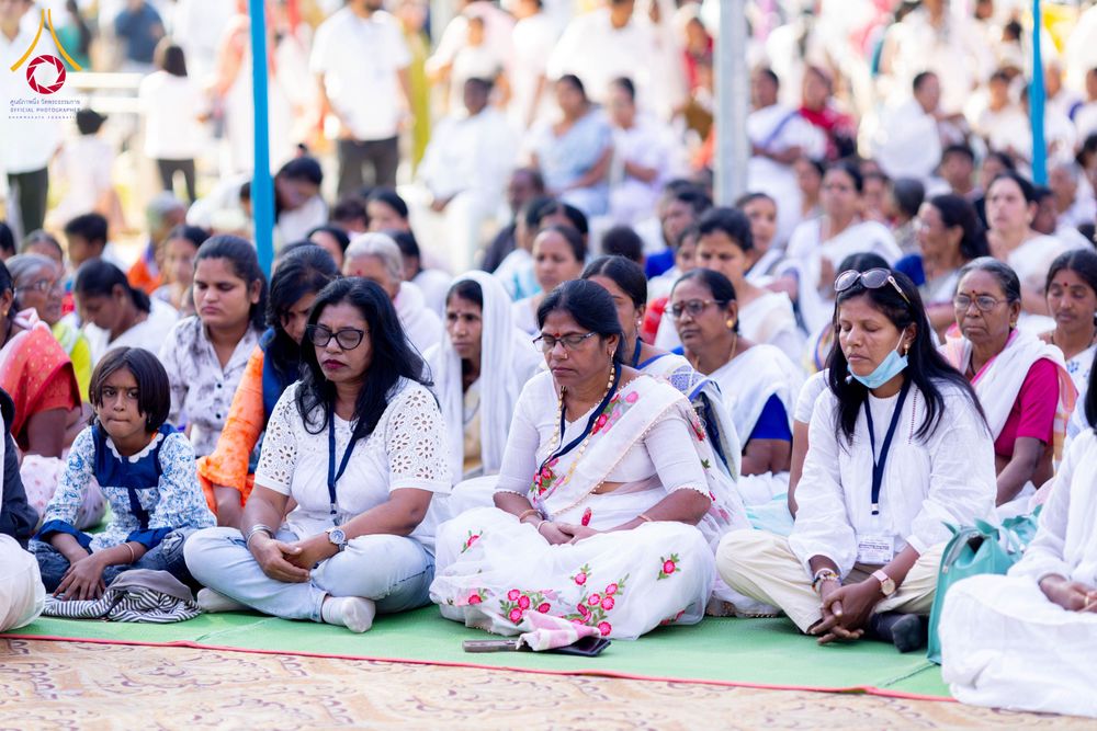 ภาพ No.283761:วันที่ 6-7 ธันวาคม พ.ศ. 2568  พิธีรับมอบหนังสือแสดงเจตจำนงถวายสิทธิครอบครองและใช้ประโยชน์วัดสันติวัน เมืองนาคปูร์  พิธีจุดโคมประทีปถวายเป็นพุทธบูชา และอุทิศบุญกุศลแด่ ดร.บี.อาร์. อัมเบดการ์  พิธีบูชาข้าวพระถ่ายทอดสดจากประเทศไทย