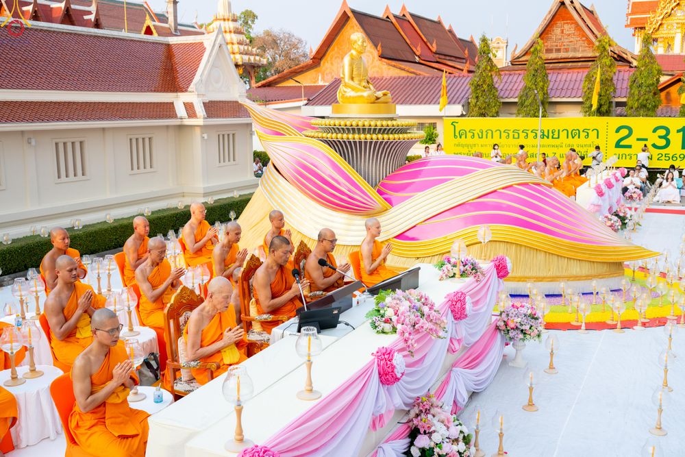 ภาพ No.297015:วันที่ 17 มกราคม พ.ศ. 2569 พิธีจุดประทีปถวายเป็นพุทธบูชา และบูชาธรรมมหาปูชนียาจารย์  ณ วัดโบสถ์บน ต.บางคูเวียง จ.นนทบุรี อนุสรณ์สถานลำดับที่ 4 สถานที่เกิดด้วยกายธรรม ในโครงการธรรมยาตรา กตัญญูบูชา มหาปูชนียาจารย์ พระมงคลเทพมุนี(สด จนฺทสโร) พระผู้ปราบมาร อ