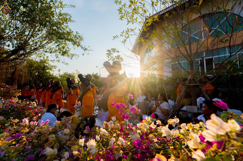 ภาพ No.293061:วันที่ 11 มกราคม พ.ศ. 2569 พิธีต้อนรับพระธรรมยาตรา ณ อนุสรณ์สถานลำดับที่ 3 (ภาพชุดที่ 2) สถานที่เกิดในเพศสมณะ วัดสองพี่น้อง อำเภอสองพี่น้อง จังหวัดสุพรรณบุรี ในโครงการธรรมยาตรา กตัญญูบูชา มหาปูชนียาจารย์ พระมงคลเทพมุนี(สด จนฺทสโร) พระผู้ปราบมาร อนุสรณ์สถ