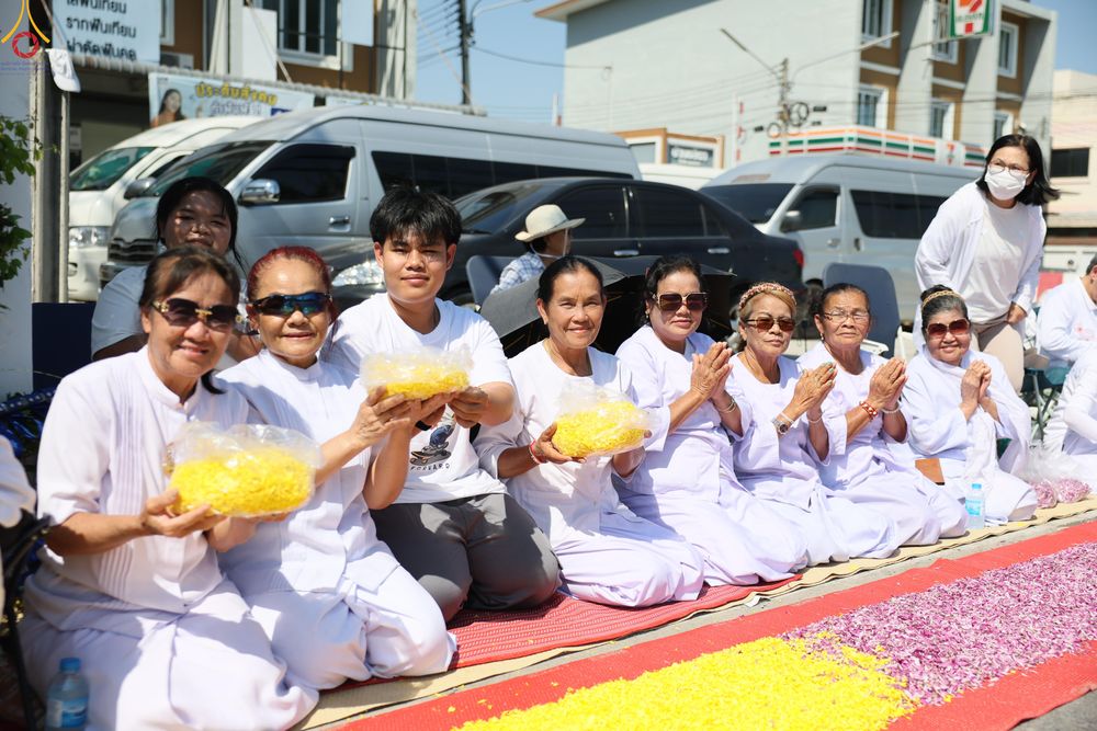 ภาพ No.304062:วันที่ 25 มกราคม พ.ศ. 2569 พิธีต้อนรับพระธรรมยาตรา  รร.สามัคคีราษฏร์บำรุง-วัดพระธรรมกาย ในโครงการธรรมยาตรา กตัญญูบูชา มหาปูชนียาจารย์ พระมงคลเทพมุนี(สด จนฺทสโร) พระผู้ปราบมาร อนุสรณ์สถาน 7 แห่ง ปีที่ 14