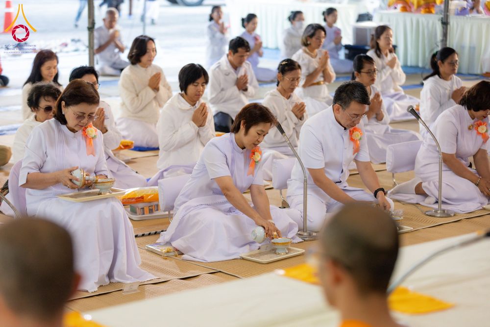 ภาพ No.290808:วันที่ 9 มกราคม พ.ศ. 2569 พิธีถวายภัตตาหารเป็นสังฆทาน แด่พระธรรมยาตรา ณ อนุสรณ์สถานคลองบางนางแท่น อ.สามพราน จ.นครปฐม ในโครงการธรรมยาตรา กตัญญูบูชา มหาปูชนียาจารย์ พระมงคลเทพมุนี(สด จนฺทสโร) พระผู้ปราบมาร อนุสรณ์สถาน 7 แห่ง ปีที่ 14