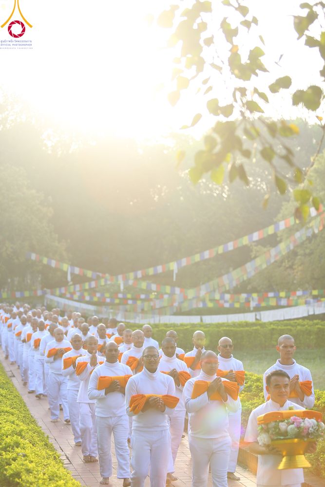 ภาพ No.314080:วันจันทร์ที่ 16 มีนาคม พ.ศ. 2569 พิธีเวียนเทียนประทักษิณ และพิธีบรรพชาสามเณร 500 รูป ณ วิหารมายาเทวี ประเทศเนปาล