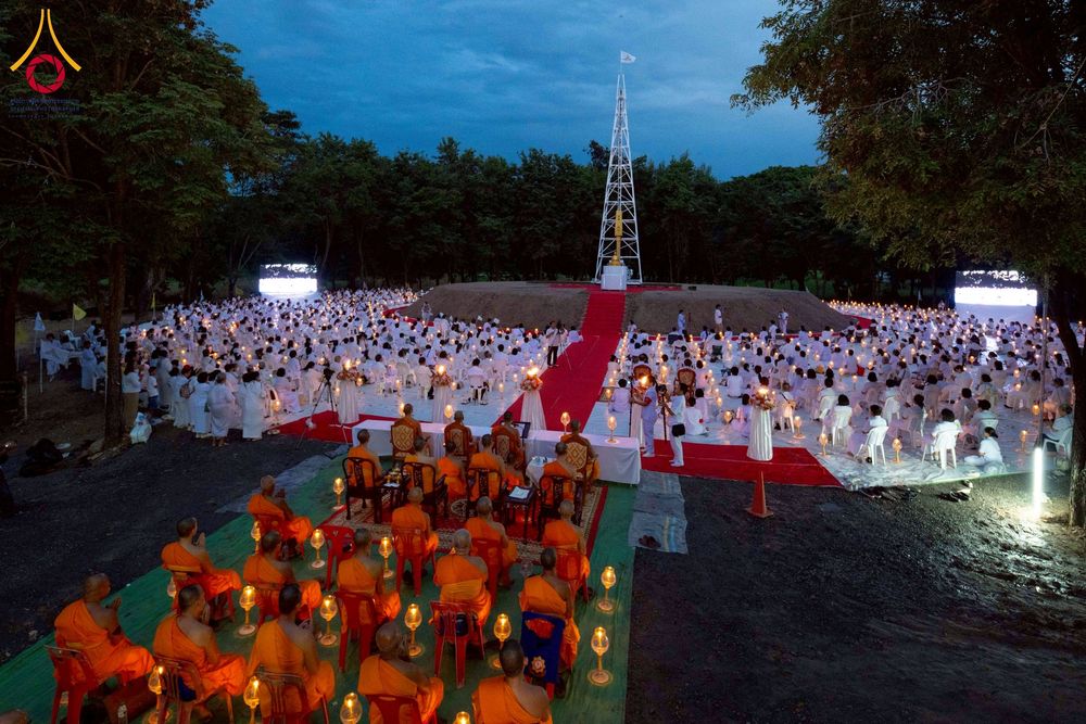 ภาพ No.261933:วันที่ 14 ตุลาคม พ.ศ. 2568 พิธีกลั่นแผ่นดิน โปรยทรายตอกเสาเข็มมหามงคลต้นแรก  สร้างองค์พระเจดีย์และจุดประทีปถวายเป็นพุทธบูชา ณ ศูนย์ปฏิบัติธรรมชัยนาท ต.ธรรมามูล อ.ชัยนาท จ.ชัยนาท