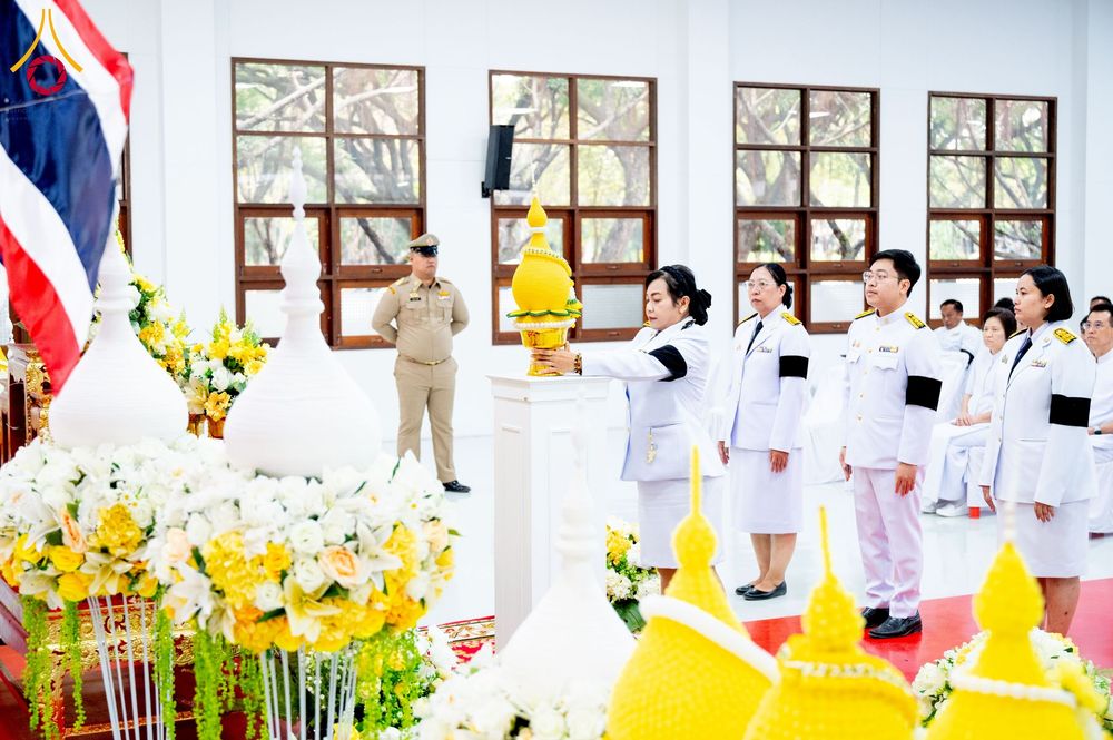 ภาพ No.276063:วันที่ 5 ธันวาคม พ.ศ. 2568 พสกนิกรอำเภอคลองหลวง พร้อมใจบำเพ็ญกุศลอุทิศถวาย “ในหลวงรัชกาลที่ 9” น้อมรำลึกในพระมหากรุณาธิคุณ เนื่องในวันคล้ายวันพระบรมราชสมภพ วันชาติ และวันพ่อแห่งชาติ ณ อาคารปลูกศรัทธา 2 วัดพระธรรมกาย อำเภอคลองหลวง จังหวัดปทุมธานี