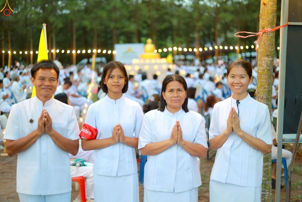 ภาพ No.238394:วันเสาร์ที่ 9 สิงหาคม พ.ศ. 2568 พิธีกลั่นแผ่นดิน โปรยทราย และจุดประทีปถวายเป็นพุทธบูชา จ.ระยอง สถาปนาองค์พระเจดีย์เพื่อสร้างสันติภาพโลก ณ ศูนย์ปฏิบัติธรรมระยอง(บ้านช่องลม) ต.บางบุตร อ.บ้านค่าย จ.ระยอง