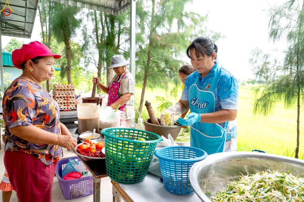 ภาพ No.235446:วันที่ 30-31 กรกฎาคม พ.ศ. 2568 วัดพระธรรมกาย มูลนิธิธรรมกาย ร่วมกับศูนย์ส่งเสริมศีลธรรมจังหวัดสุรินทร์ เปิดศูนย์พักพิงชั่วคราวเพื่อช่วยเหลือประชาชน ผู้อพยพจากเหตุปะทะกันตามแนวชายแดน ไทย-กัมพูชา ตั้งแต่วันที่ 24 กรกฎาคม พ.ศ.2568 เป็นต้นไป