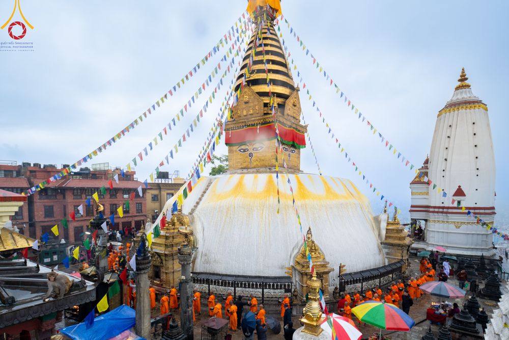 ภาพ No.317133:วันจันทร์ที่ 30 มีนาคม พ.ศ.2569 จาริกบิณฑบาตสยมภูนาทสู่พระราชวังหนุมานโดกา ประเทศเนปาล