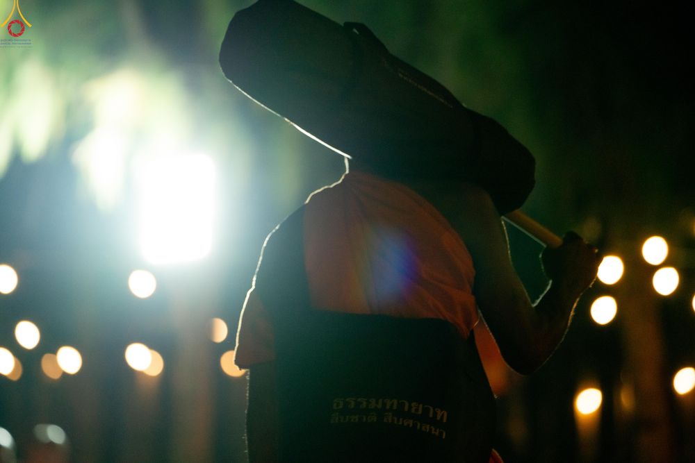 ภาพ No.288490:วันที่ 4 มกราคม พ.ศ. 2569 พระธรรมยาตราปฏิบัติธรรม และถ่ายภาพหมู่ประวัติศาสตร์ ในโครงการธรรมยาตรา กตัญญูบูชา มหาปูชนียาจารย์ พระมงคลเทพมุนี(สด จนฺทสโร) พระผู้ปราบมาร อนุสรณ์สถาน 7 แห่ง ปีที่ 14 ณ อนุสรณ์สถานมหาวิหารพระมงคลเทพมุนี (โลตัสแลนด์) อ.สองพี่น้อง