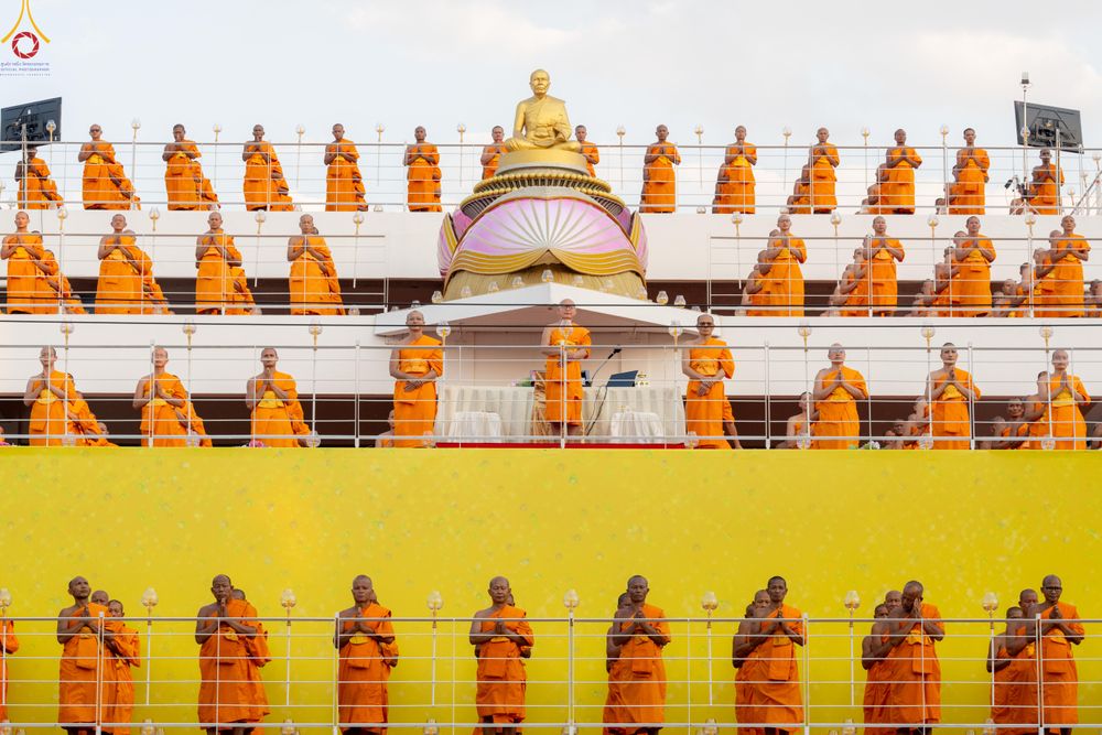 ภาพ No.302823:วันที่ 24 มกราคม พ.ศ. 2569 พิธีจุดประทีปธรรมถวายเป็นพุทธบูชา  และบูชาธรรมมหาปูชนียาจารย์  ณ อาคารธรรมยาตรา กตัญญูบูชามหาปูชนียาจารย์  ตรงข้ามวัดปากน้ำภาษีเจริญ จ.กรุงเทพมหานคร ในโครงการธรรมยาตรา กตัญญูบูชา มหาปูชนียาจารย์ พระมงคลเทพมุนี(สด จนฺทสโร) พระผู