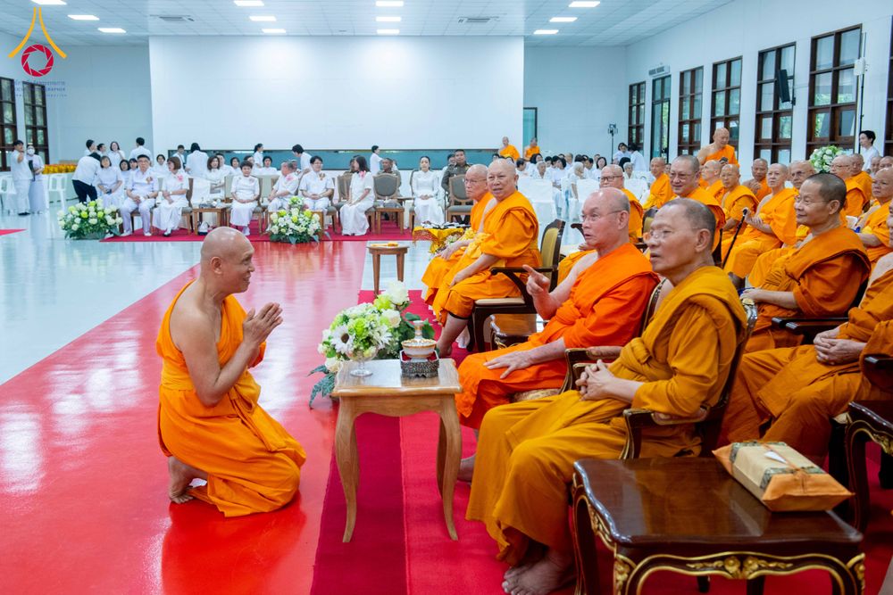 ภาพ No.314430:วันพฤหัสบดีที่ 19 มีนาคม พ.ศ. 2569 พิธีบำเพ็ญกุศล คุณพ่อณรงค์ จินตมากุล โยมบิดา พระครูปลัดรัตนวีรวัฒน์ (รังสฤษดิ์ อิทฺธิจินตโก) ที่ปรึกษาเจ้าคณะจังหวัดปทุมธานี เจ้าอาวาสวัดพระธรรมกาย  ณ ห้องปลูกศรัทธา 2 วัดพระธรรมกาย ปทุมธานี