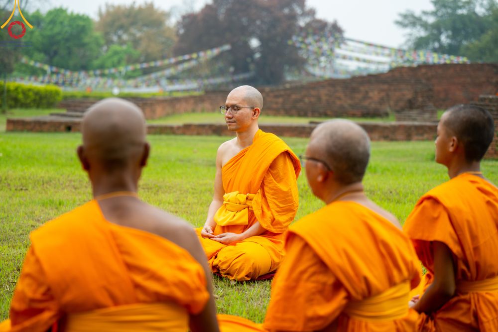 ภาพ No.314622:วันที่ 20 มีนาคม พ.ศ. 2569 พระอาจารย์ แนะนำการปฏิบัติธรรมให้แก่สามเณร  โครงการบรรพชาสามเณร 500 รูป เนปาล ณ วิหารมายาเทวี ประเทศเนปาล