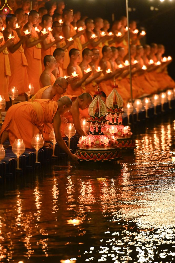 ภาพ No.294173:วันที่ 13 มกราคม พ.ศ. 2569 พิธีจุดประทีปถวายเป็นพุทธบูชา และบูชาธรรมมหาปูชนียาจารย์  (ภาพชุดที่ 2) ณ วัดสองพี่น้อง ต.ต้นตาล อ.สองพี่น้อง จ.สุพรรณบุรี ในโครงการธรรมยาตรา กตัญญูบูชา มหาปูชนียาจารย์ พระมงคลเทพมุนี(สด จนฺทสโร) พระผู้ปราบมาร อนุสรณ์สถาน 7 แห่