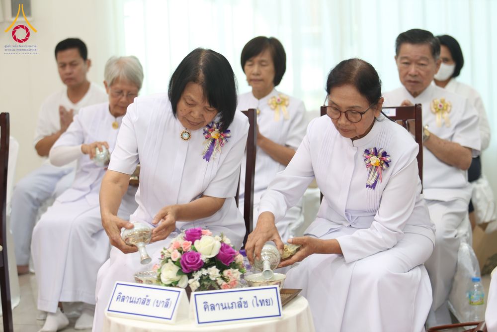 ภาพ No.290355:วันอังคารที่ 6 มกราคม พ.ศ. 2569 พิธีเจริญพุทธมนต์ ปฏิบัติธรรม มอบทุนการศึกษา ถวายสังฆทาน 142 วัด ณ ศูนย์ปฏิบัติธรรมพระมงคลเทพมุนี อ.สองพี่น้อง จ.สุพรรณบุรี