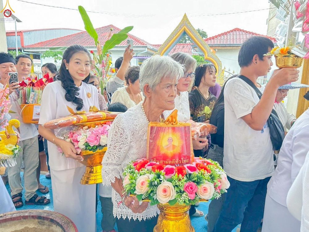 ภาพ No.278648:วันอาทิตย์ที่ 2 พฤศจิกายน พ.ศ.2568 พิธีทอดกฐินสามัคคีทั่วไทย โดยคณะศิษยานุศิษย์ บูชาธรรม 81 ปี หลวงพ่อธัมมชโย ณ วัดมงคลนิมิตร อ.บางเสาธง จ.สมุทรปราการ