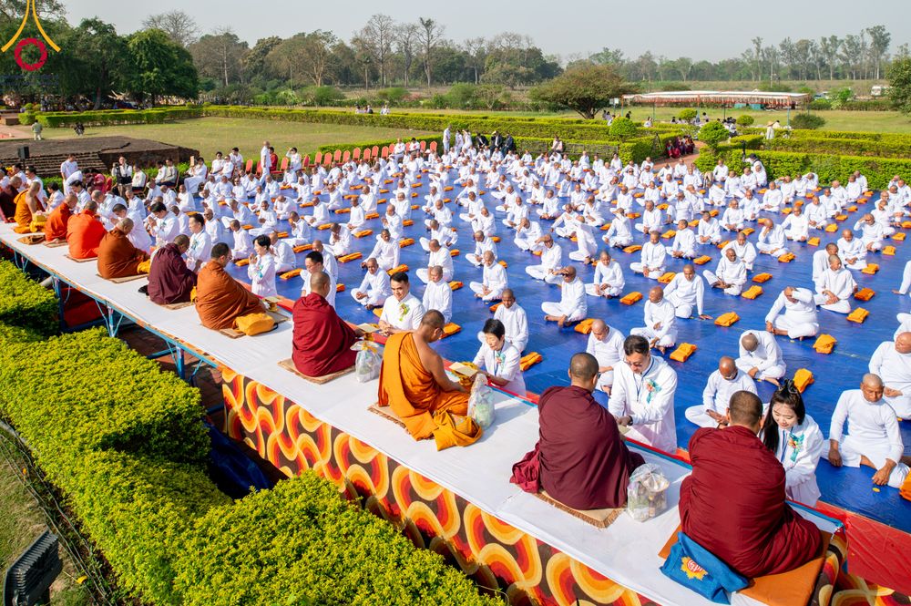 ภาพ No.314097:วันจันทร์ที่ 16 มีนาคม พ.ศ. 2569 พิธีเวียนเทียนประทักษิณ และพิธีบรรพชาสามเณร 500 รูป ณ วิหารมายาเทวี ประเทศเนปาล