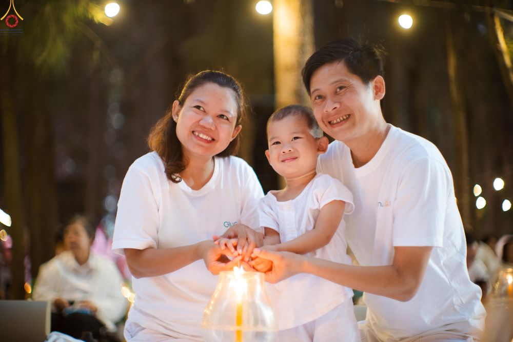 ภาพ No.290144:วันที่ 6 มกราคม พ.ศ. 2569 พิธีจุดประทีปถวายเป็นพุทธบูชา และบูชาธรรมมหาปูชนียาจารย์ (ภาพชุดที่ 2) ณ อนุสรณ์สถานมหาวิหารพระมงคลเทพมุนี (โลตัสแลนด์) อ.สองพี่น้อง จ.สุพรรณบุรี ในโครงการธรรมยาตรา กตัญญูบูชา มหาปูชนียาจารย์ พระมงคลเทพมุนี(สด จนฺทสโร) พระผู้ปรา